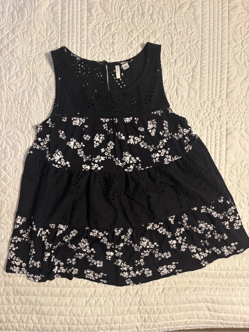 Women’s Black and White Floral Tiered Dress